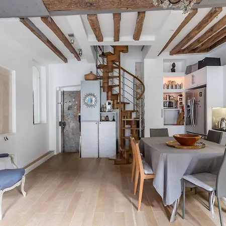 Veeve - Artistic Excellence In The Marais Apartment