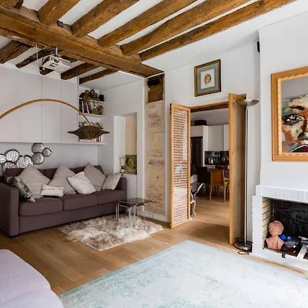 Veeve - Artistic Excellence In The Marais Apartment *